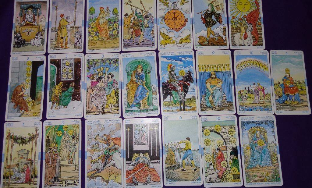 Playing with Tarot with a focus on travel and vacations